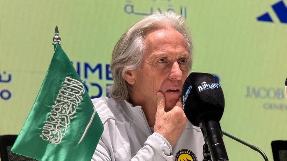 جيسوس ينتقد إدارة النصر وسياسة التعاقدات في تصريح ناري