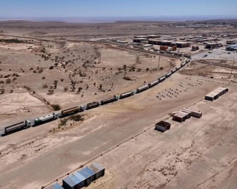 السعودية تدعم كهرباء اليمن بمنحة وقود جديدة لـ 70 محطة