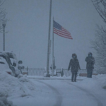 عاصفة شتوية بأمريكا: انقطاع الكهرباء عن 600 ألف وتوقف الطيران