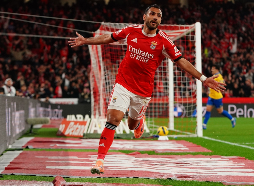 Al-Hilal is negotiating with Greek striker Pavlidis, the top scorer in the Dutch league