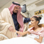 أمير القصيم يزور الطفلة السودانية العنود بعد حادث مأساوي