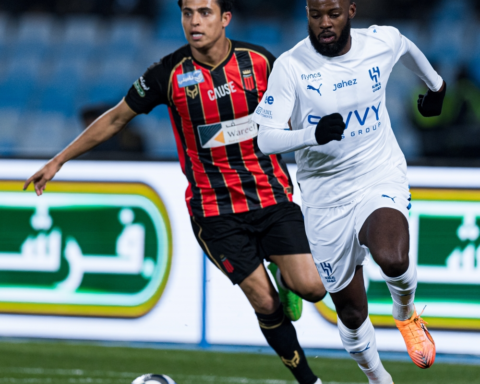 الرياض يوقف انتصارات الهلال بتعادل مثير في دوري روشن