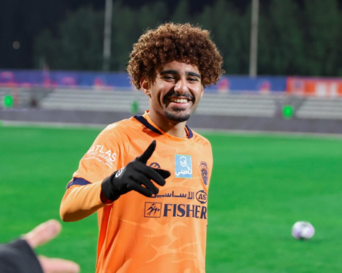 الهلال يحسم صفقة صبري دهل لدعم صفوفه بالموسم الجديد