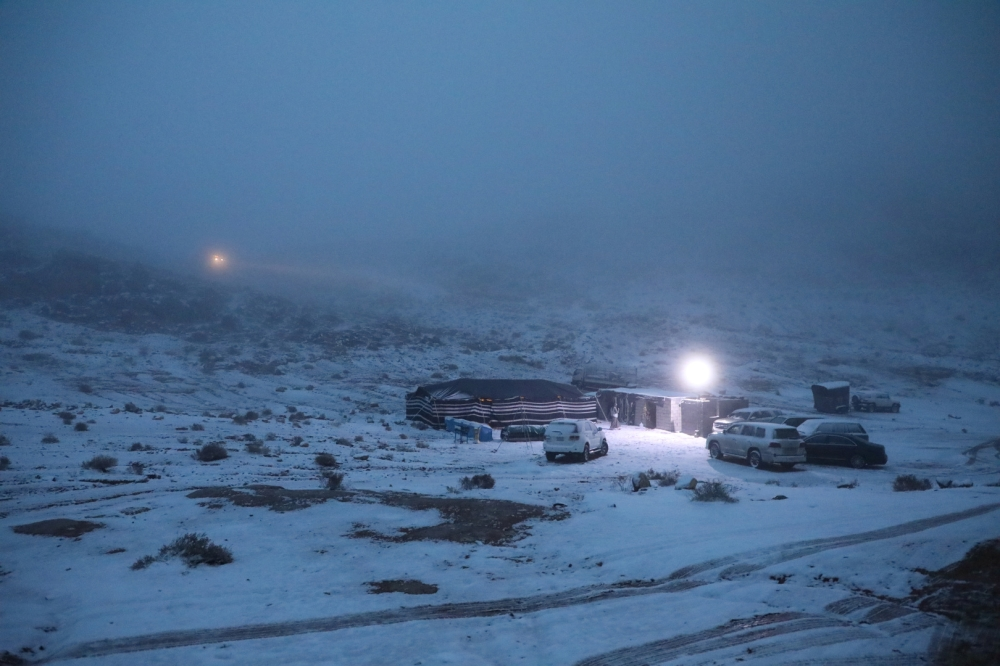 طقس السعودية: موجة برد ورياح مغبرة تضرب مدناً رئيسية