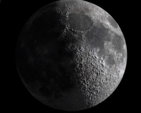 قمر التربيع الأول شعبان 2026: دليلك لرصد فوهات القمر بوضوح