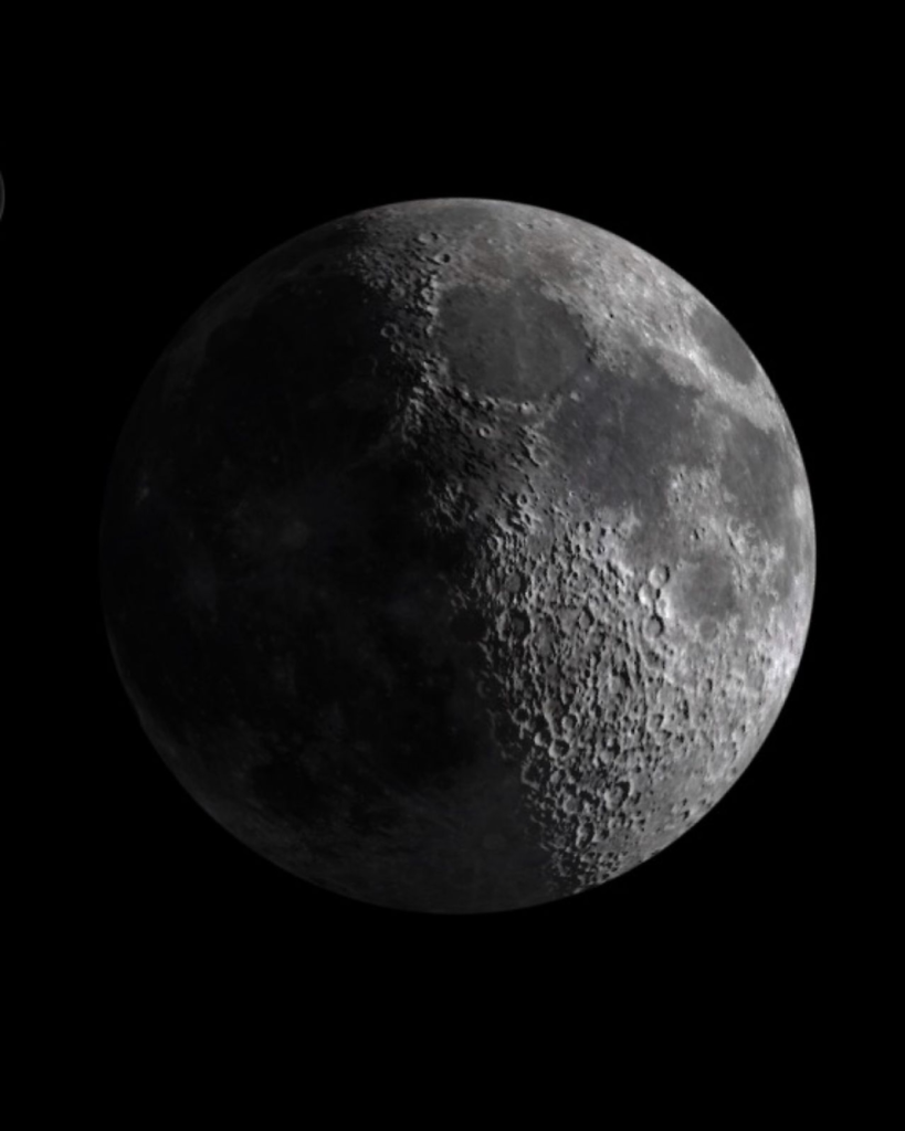 قمر التربيع الأول شعبان 2026: دليلك لرصد فوهات القمر بوضوح