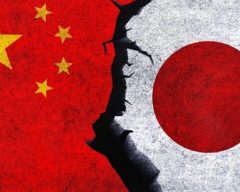 الصين تحذر من السفر لليابان: توترات سياسية ومخاطر أمنية