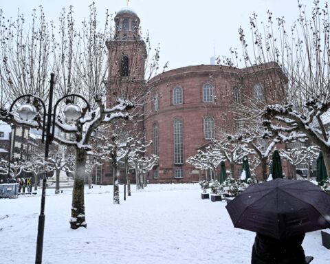 شلل في حركة النقل بألمانيا بسبب عاصفة ثلجية وجليد كثيف