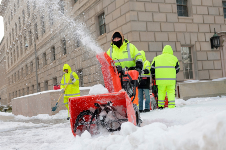 Polar storm in America: Deaths, power outages, and global impacts
