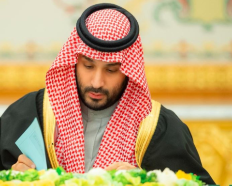 The Saudi Cabinet renews its support for a peaceful solution in Gaza