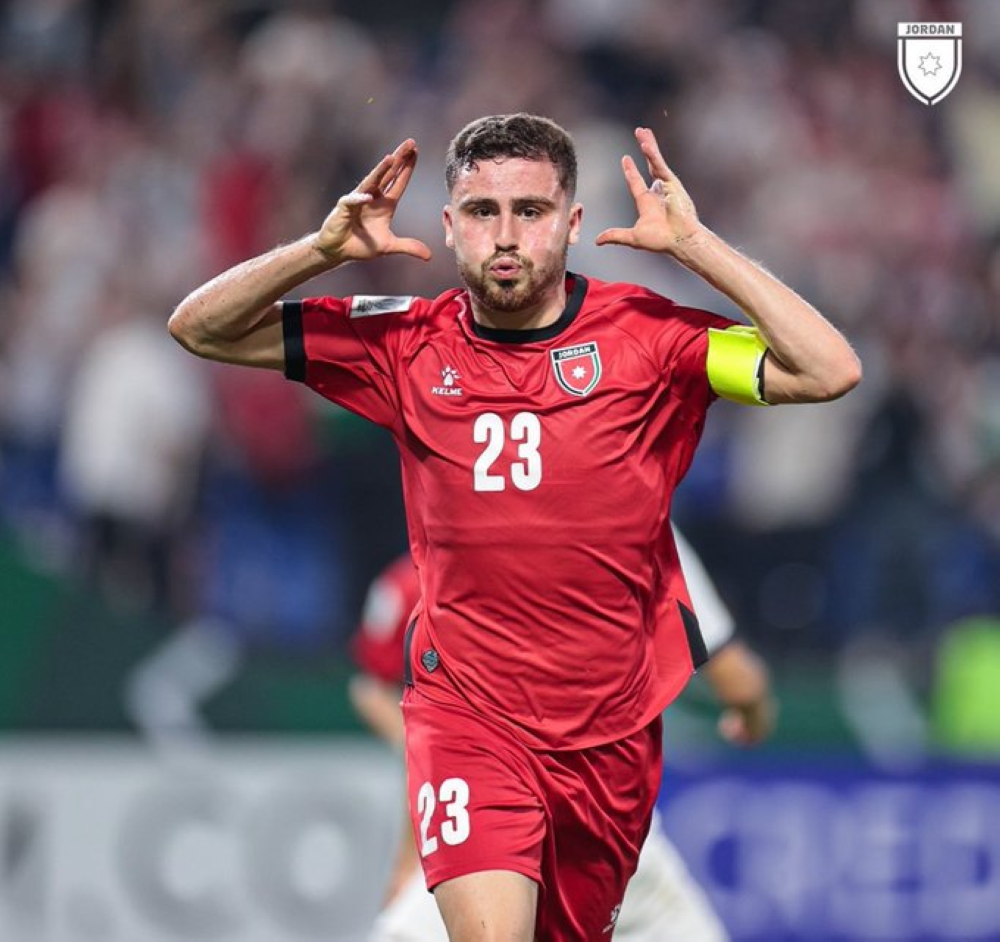 الشباب يضم الأردني علي العزايزة.. تفاصيل الصفقة وتأثيرها