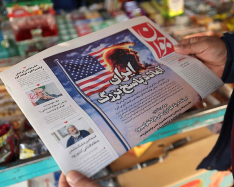 Iran stipulates that Washington must stop its threats before negotiations can begin