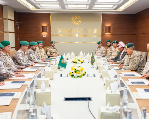 تعاون استراتيجي بين التحالف الإسلامي والقيادة الخليجية