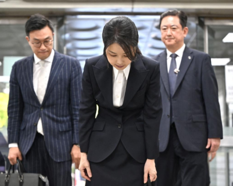 فضيحة السيدة الأولى بكوريا الجنوبية: تهم فساد وتلاعب بالأسهم