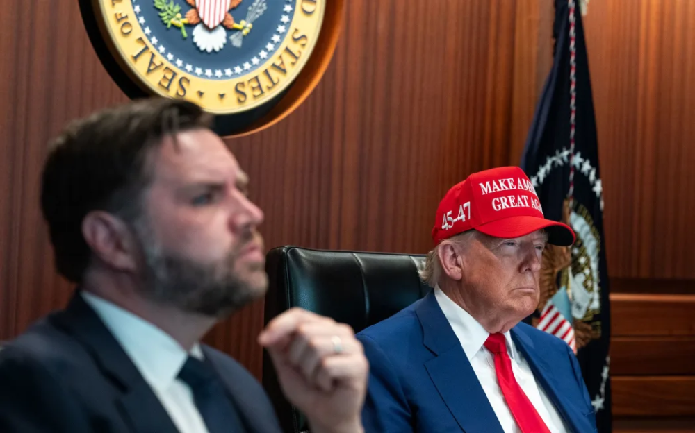 ترامب يحذر إيران: اتفاق نووي أو مواجهة عسكرية وشيكة