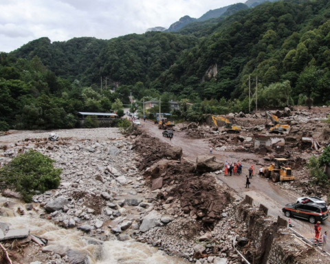 Death toll from Indonesia landslide rises to 38