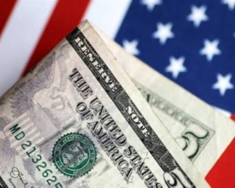 The US Federal Reserve holds interest rates steady: reasons and effects