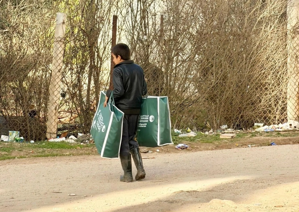 Saudi aid to Syria: King Salman Center distributes winter clothing