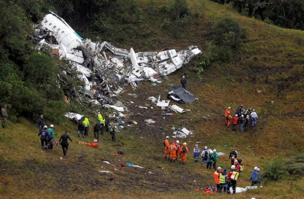 15 people killed in plane crash in Colombia near Venezuela