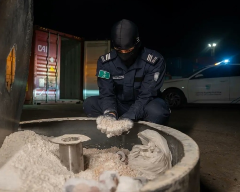 تعاون سعودي لبناني يثمر عن ضبط معمل مخدرات وأسلحة