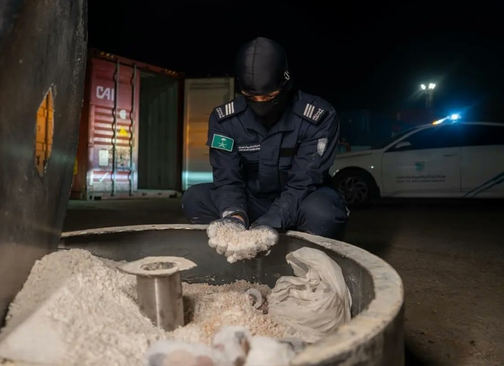 تعاون سعودي لبناني يثمر عن ضبط معمل مخدرات وأسلحة