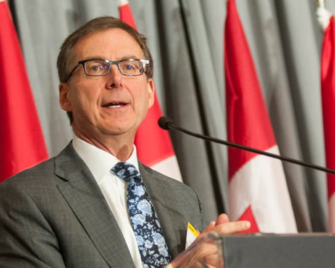 المركزي الكندي يحذر: سياسات واشنطن تهدد النظام الاقتصادي العالمي