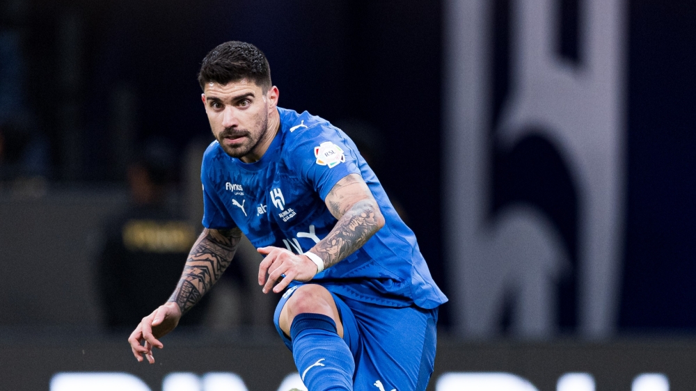 هدف نيفيز العالمي من ركنية في مباراة الهلال والقادسية