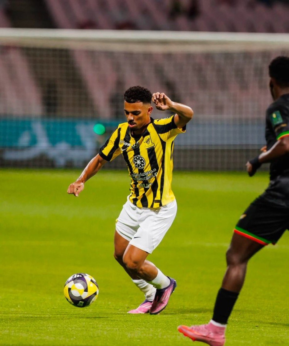 Tears of joy after Al-Ittihad and Al-Fateh's dramatic draw in the Roshan League