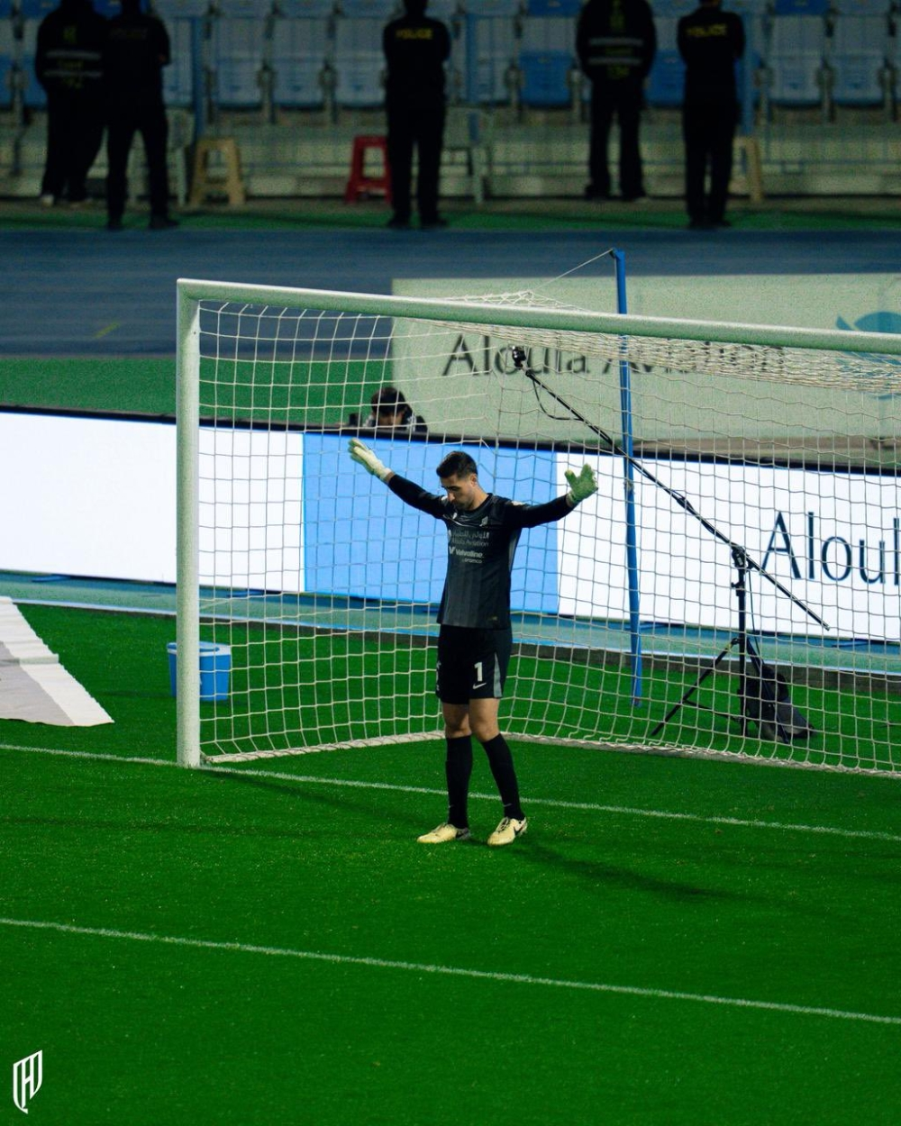 كوين كاستيليس يتألق ويتصدى لركلة جزاء حاسمة أمام الهلال