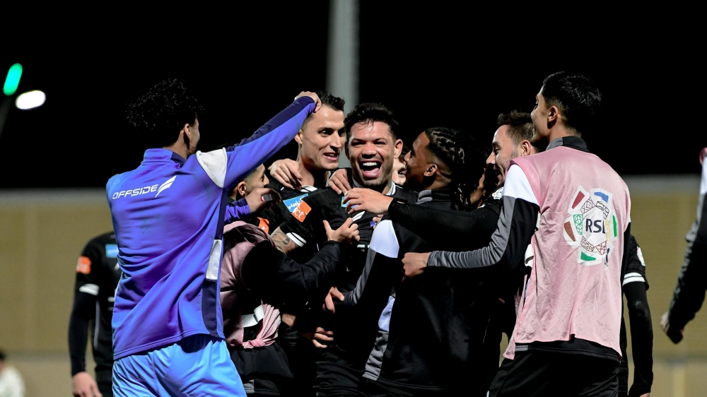 الشباب يسحق الحزم 4-0 | هاتريك كارلوس جونيور بدوري روشن