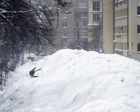 Moscow experiences its worst snowstorm in two centuries | Weather News