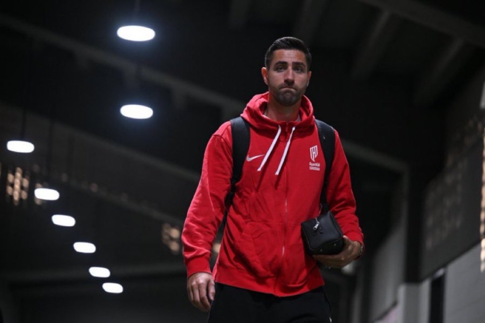 كاستيليس ينتقد التحكيم بعد تعادل القادسية والهلال بدوري روشن