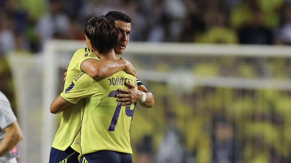 غيابات النصر أمام الخليج: تحديات كاسترو في سباق دوري روشن