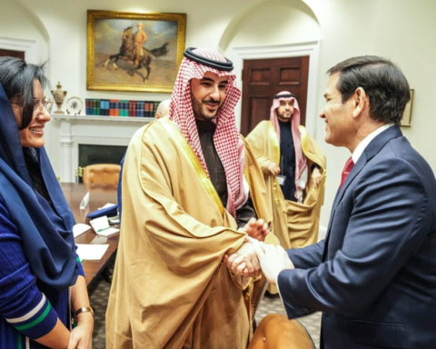 خالد بن سلمان يبحث بواشنطن الشراكة الاستراتيجية والسلام