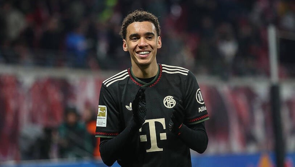 عودة جمال موسيالا: أمل بايرن ميونخ في الدوري والأبطال