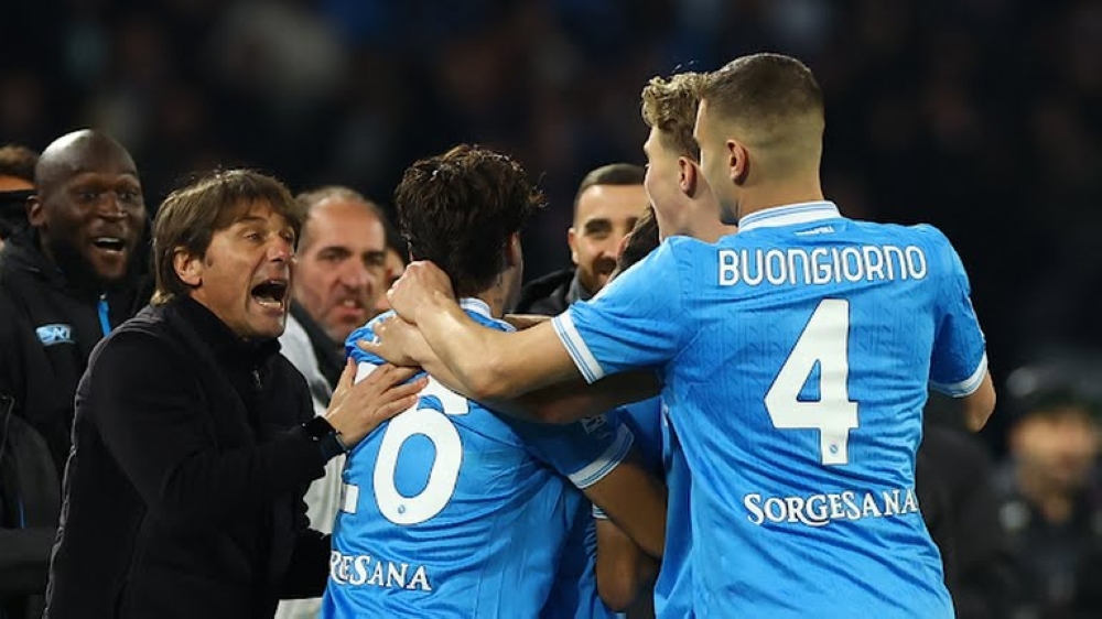 Napoli's victory over Fiorentina intensifies the battle for the top spot and relegation in Serie A