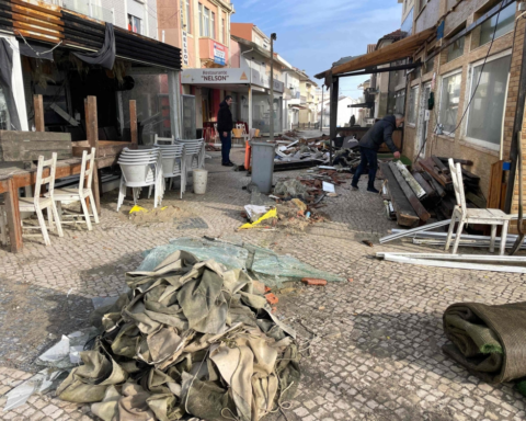 العاصفة كريستن في البرتغال: انقطاع كهرباء وتحذيرات جديدة