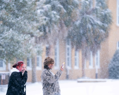 عاصفة ثلجية تضرب جنوب أمريكا بأدنى حرارة منذ 1989
