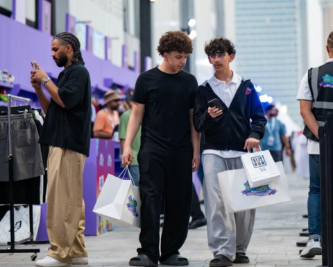 سنيكر كون جدة 2024: أكبر معرض للأحذية النادرة في موسم جدة