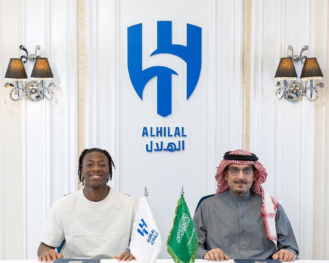 الهلال يضم المهاجم الفرنسي الشاب محمد قادر ميتي رسمياً