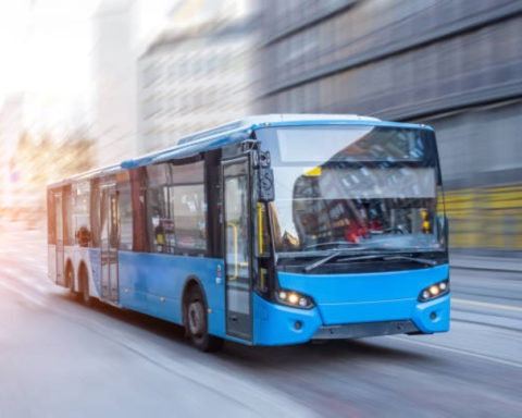 لائحة النقل السعودية الجديدة: تنظيم الحافلات الأجنبية ورفع السلامة