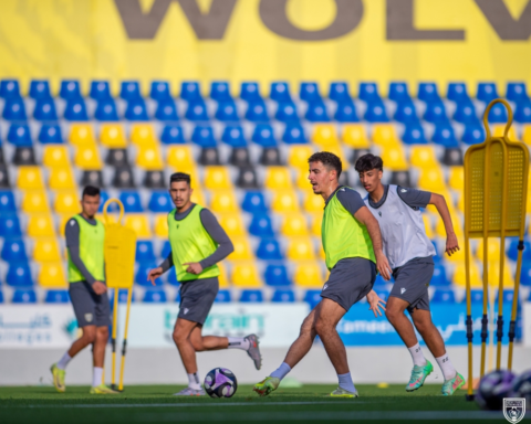 Agreement vs. Cooperation: Analysis of the Round 20 Roshan League Match