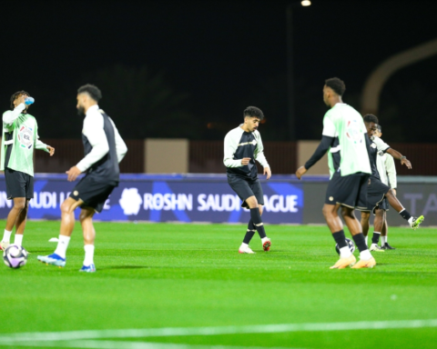 ضمك ضد الخلود: معركة حاسمة للهروب من الهبوط في دوري روشن