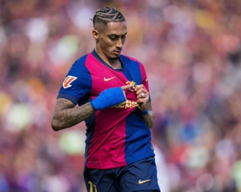 How long will Rafinha be out for Barcelona and what will be the impact of his injury on the team?