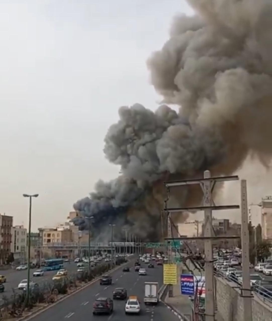 حريق ضخم في مركز تجاري بطهران.. مخاوف من تكرار المآسي