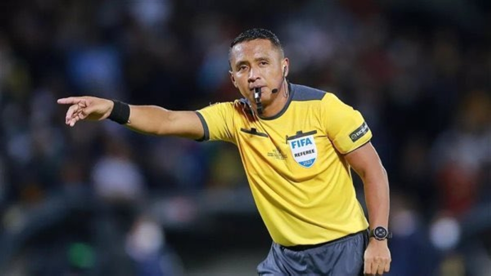 من هو إيفان بارتون حكم مباراة الخليج والقادسية بدوري روشن؟