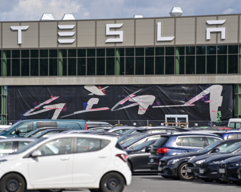 الصين تحظر مقابض السيارات المخفية: قرار جديد يعزز السلامة