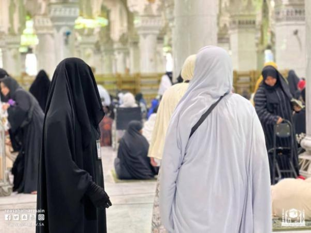 خدمات دينية لنصف مليون امرأة بالمسجد الحرام شهرياً