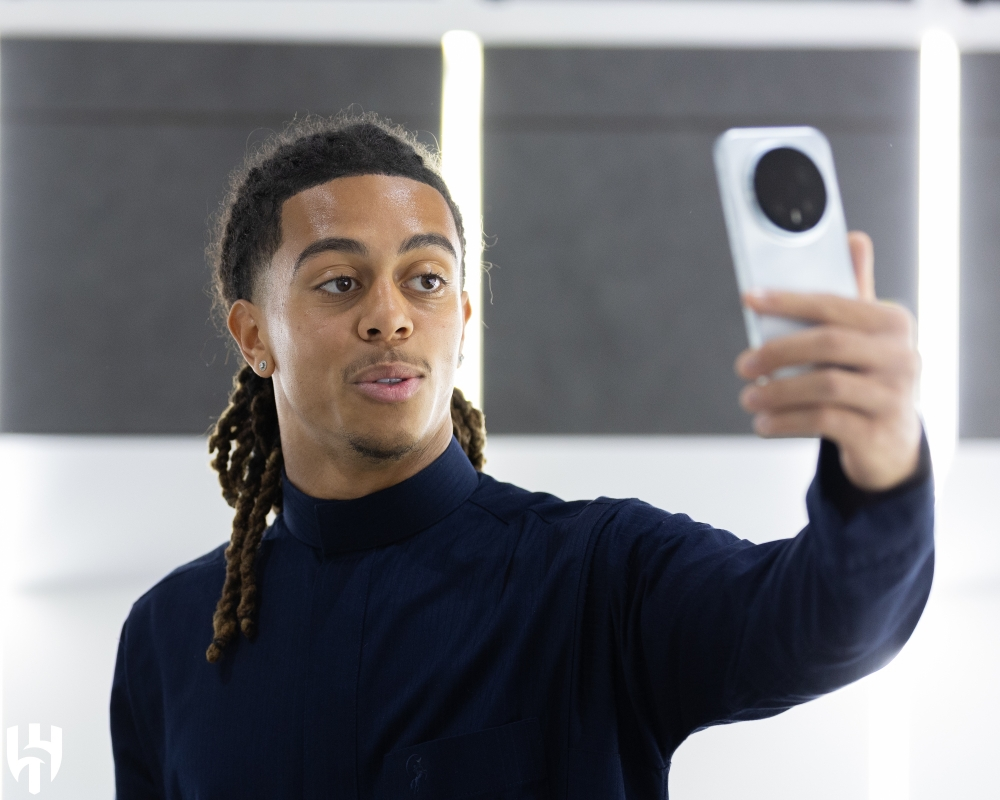 سايمون بوابري ينضم للهلال: صفقة جديدة تدعم مستقبل الزعيم