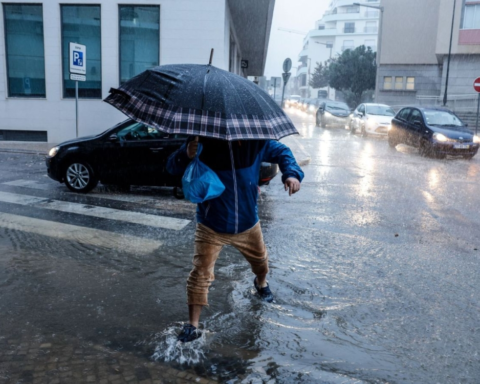 العاصفة ليوناردو: إسبانيا والبرتغال في حالة تأهب قصوى